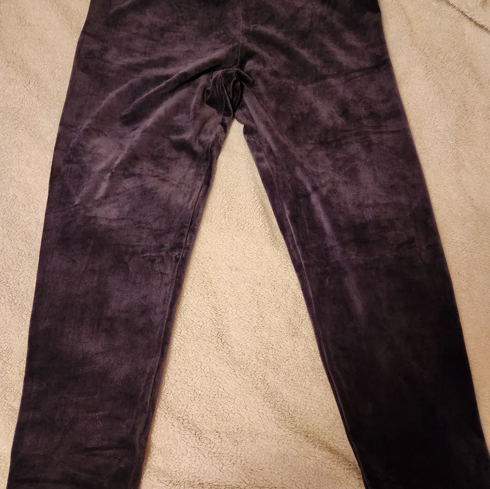 Comfy Plus Size Velour Leggings✨️⭐️ - Picture 2 of 4